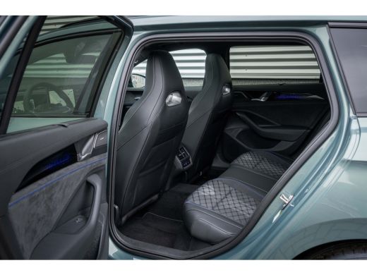 Volkswagen Passat Variant Volkswagen R-Line Edition | Inclusief € 2000,- inruilvoordeel Inclusief € 2000,- inruilvo... ActivLease financial lease
