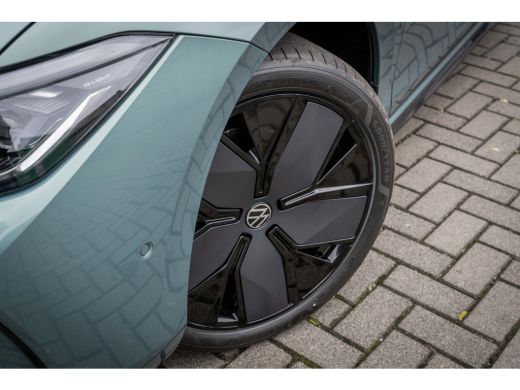 Volkswagen Passat Variant Volkswagen R-Line Edition | Inclusief € 2000,- inruilvoordeel Inclusief € 2000,- inruilvo... ActivLease financial lease