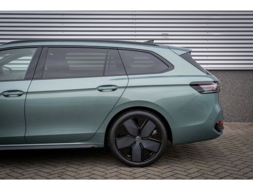 Volkswagen Passat Variant Volkswagen R-Line Edition | Inclusief € 2000,- inruilvoordeel Inclusief € 2000,- inruilvo... ActivLease financial lease
