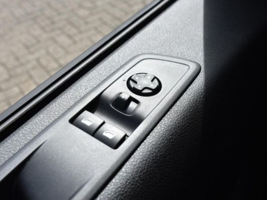 Citroën Jumpy 2.0 BlueHDI 145 L2 € 4.390, - Voorraad Voordeel | City NAV Pakket | Afneembare trekhaak (zwanenha... ActivLease financial lease