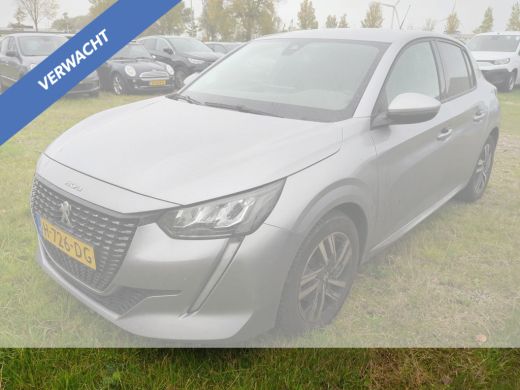 Peugeot 208 1.2 PureTech Allure VERWACHT | Navigatie | Camera | Getint Glas Peugeot 208 1.2 PureTech Allure VERWACHT | Navigatie | Camera | Getint Glas