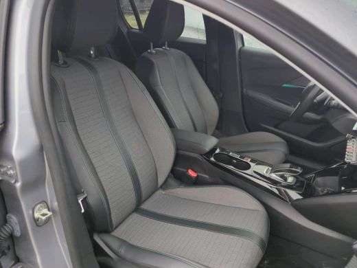 Peugeot 208 1.2 PureTech Allure VERWACHT | Navigatie | Camera | Getint Glas ActivLease financial lease