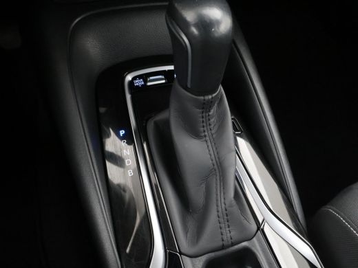 Toyota Corolla 1.8 HYBRID FIRST EDITION *BTW* + ADAPTIVE CRUISE / 17 INCH / LED / NAVIGATIE ActivLease financial lease