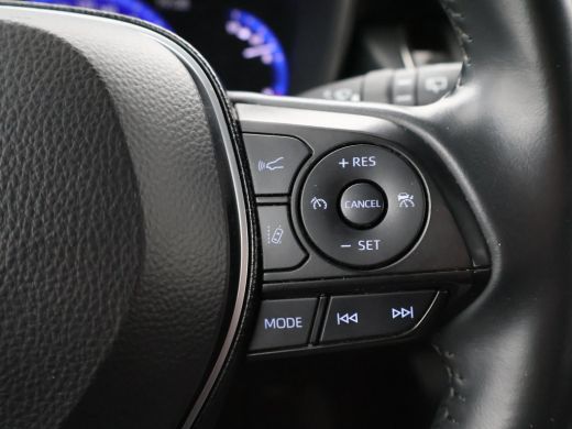 Toyota Corolla 1.8 HYBRID FIRST EDITION *BTW* + ADAPTIVE CRUISE / 17 INCH / LED / NAVIGATIE ActivLease financial lease