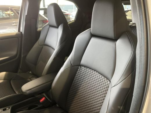 Toyota Yaris 1.5 Hybrid 130 Executive | Uit voorraad leverbaar! | ActivLease financial lease