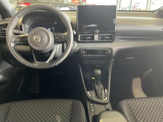 Toyota Yaris 1.5 Hybrid 130 Executive | Uit voorraad leverbaar! | ActivLease financial lease