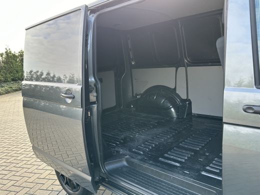 Volkswagen Transporter 2.0 TDI / L1H1 / 1e EIGENAAR / AIRCO / CRUISE / BLUETOOTH / LMV / 3-ZITS ActivLease financial lease