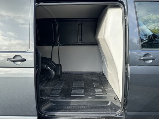 Volkswagen Transporter 2.0 TDI / L1H1 / 1e EIGENAAR / AIRCO / CRUISE / BLUETOOTH / LMV / 3-ZITS ActivLease financial lease