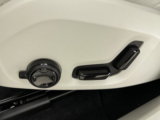 Volvo  XC60 Recharge T6 AWD Plus Bright | 20" | Panoramadak | Elektrisch verst. stoelen | Adaptieve cruise co... ActivLease financial lease