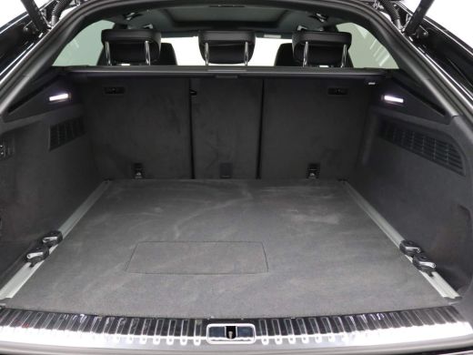 Audi Q8 55 TFSI e quattro Pro Line S 394PK Tiptronic Advanced Onderstel, Panoramadak, 360 gr. camera, tre... ActivLease financial lease
