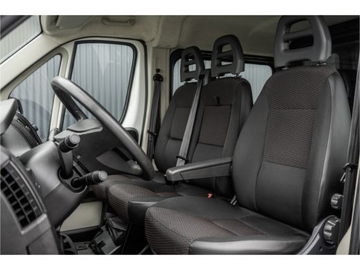 Peugeot Boxer **2.0 BlueHDI L1H1 | Euro 6 | 7-Persoons | nieuwe motor | Cruise | Airco | Camera | DC** ActivLease financial lease