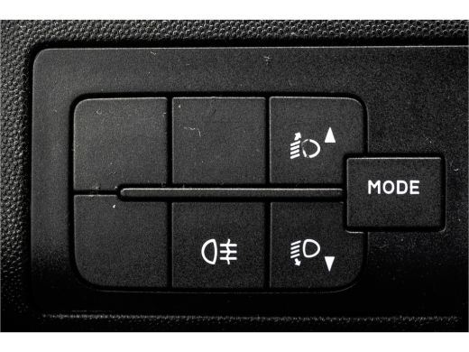 Peugeot Boxer **2.0 BlueHDI L1H1 | Euro 6 | 7-Persoons | nieuwe motor | Cruise | Airco | Camera | DC** ActivLease financial lease