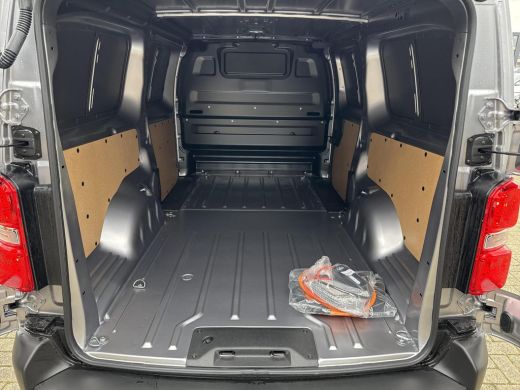 Toyota PROACE Electric Worker Challenger Extra Range Long L2 75 kWh Toyota PROACE Electric Worker Challenger Extra Range Long 7... ActivLease financial lease