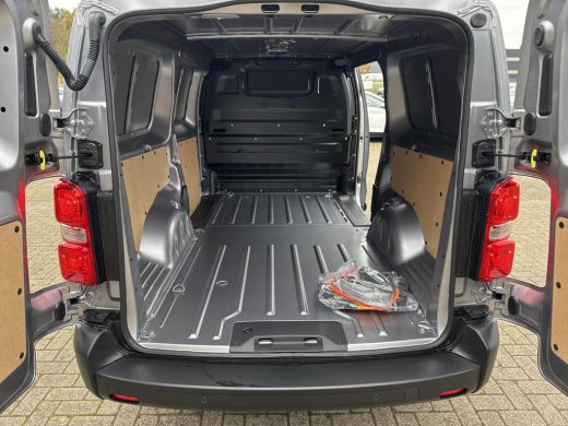 Toyota PROACE Electric Worker Challenger Extra Range Long L2 75 kWh Toyota PROACE Electric Worker Challenger Extra Range Long 7... ActivLease financial lease