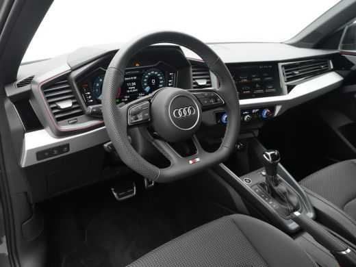 Audi A1 Sportback 25 TFSI S edition Verw. voorstoelen Keyless Climate control CarPlay ActivLease financial lease