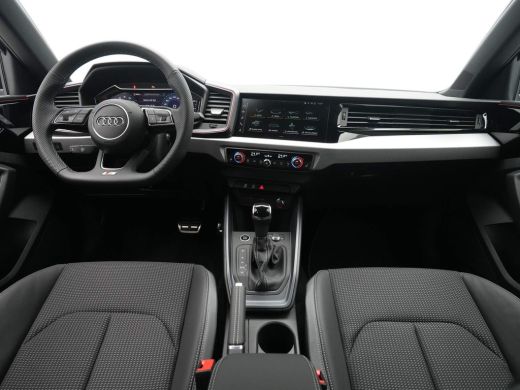 Audi A1 Sportback 25 TFSI S edition Verw. voorstoelen Keyless Climate control CarPlay ActivLease financial lease