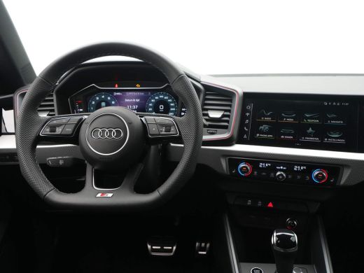 Audi A1 Sportback 25 TFSI S edition Verw. voorstoelen Keyless Climate control CarPlay ActivLease financial lease