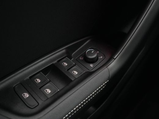 Audi A1 Sportback 25 TFSI S edition Verw. voorstoelen Keyless Climate control CarPlay ActivLease financial lease