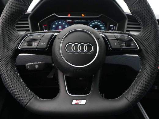 Audi A1 Sportback 25 TFSI S edition Verw. voorstoelen Keyless Climate control CarPlay ActivLease financial lease