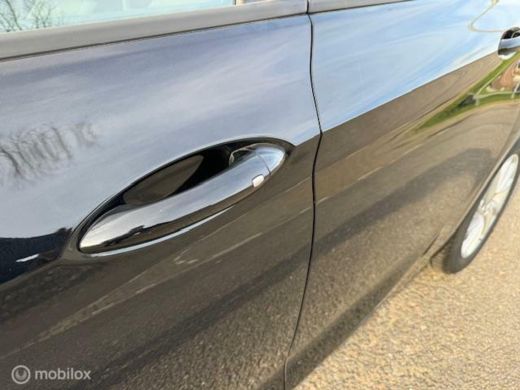 Opel Astra 1.0 Business+ Navigatie , Climaat , Parkeerhulp achter , Velgen 17 inch , Zwart metaallak , deale... ActivLease financial lease