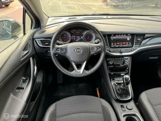 Opel Astra 1.0 Business+ Navigatie , Climaat , Parkeerhulp achter , Velgen 17 inch , Zwart metaallak , deale... ActivLease financial lease