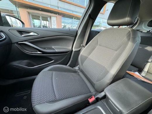 Opel Astra 1.0 Business+ Navigatie , Climaat , Parkeerhulp achter , Velgen 17 inch , Zwart metaallak , deale... ActivLease financial lease