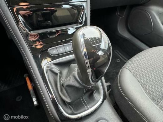 Opel Astra 1.0 Business+ Navigatie , Climaat , Parkeerhulp achter , Velgen 17 inch , Zwart metaallak , deale... ActivLease financial lease