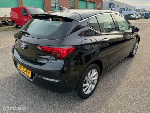 Opel Astra 1.0 Business+ Navigatie , Climaat , Parkeerhulp achter , Velgen 17 inch , Zwart metaallak , deale... ActivLease financial lease