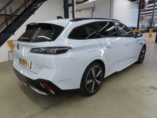 Peugeot 308 SW 1.2 PureTech GT VERWACHT | Navigatie | Elek. bestuurderstoel | Alcantara bekleding ActivLease financial lease