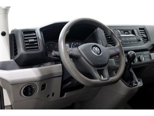 Volkswagen Crafter 35 2.0 TDI 140pk L3 D.C. Open laadbak Trekhaak 3000kg 11-2017 ActivLease financial lease