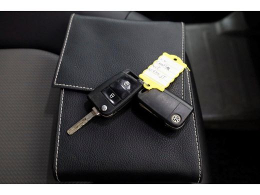 Volkswagen Crafter 35 2.0 TDI 140pk L3 D.C. Open laadbak Trekhaak 3000kg 11-2017 ActivLease financial lease