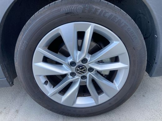 Volkswagen T-Cross 1.0 TSI 95 pk Life Edition | Multimedia pakket | Comfort pakket | Stoelverwarming | Apple Carplay | ActivLease financial lease