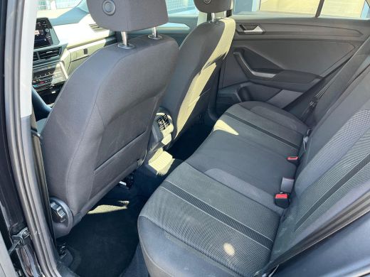 Volkswagen T-Roc 1.0 TSI 115 pk Life Edition | Comfort pakket | Apple Carplay | Keyless Entry | Achteruitrijcamera | ActivLease financial lease