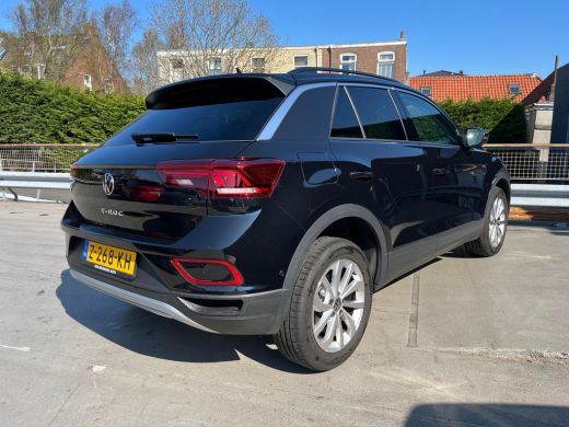 Volkswagen T-Roc 1.0 TSI 115 pk Life Edition | Comfort pakket | Apple Carplay | Keyless Entry | Achteruitrijcamera | ActivLease financial lease