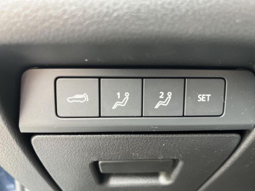 Mazda CX-30 2.0 e-SkyActiv-X M Hybrid Luxury | elektrisch glazen schuif-/kanteldak| BOSE Audio| Apple Carplay... ActivLease financial lease