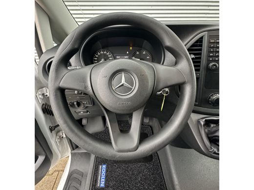 Mercedes Vito 111 CDI L2 Trekhaak airco. weinig km's Mercedes-Benz Vito 111 CDI Lang Trekhaak airco. weinig km's ActivLease financial lease