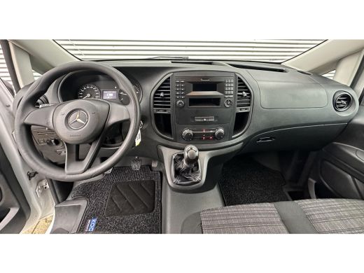 Mercedes Vito 111 CDI L2 Trekhaak airco. weinig km's Mercedes-Benz Vito 111 CDI Lang Trekhaak airco. weinig km's ActivLease financial lease