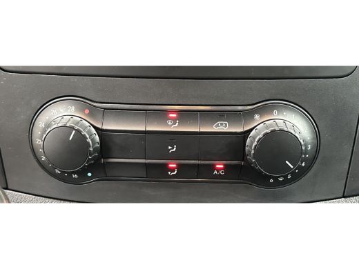 Mercedes Vito 111 CDI L2 Trekhaak airco. weinig km's Mercedes-Benz Vito 111 CDI Lang Trekhaak airco. weinig km's ActivLease financial lease