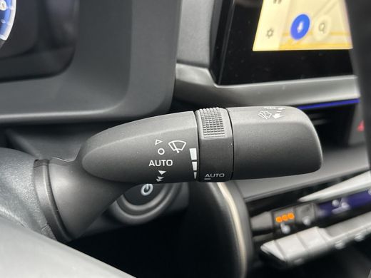 Toyota C-HR 2.0 Plug-in Hybrid 220 Executive **PANORAMADAK/ JBL AUDIO/ STUURVERWARMING** ActivLease financial lease