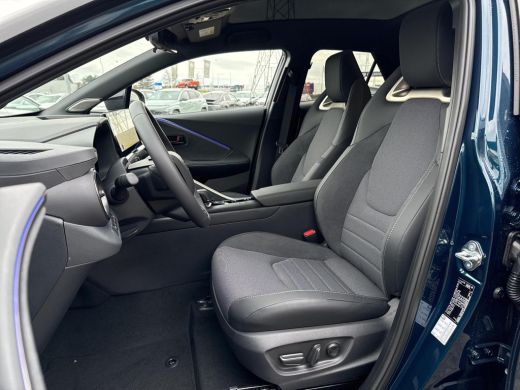 Toyota C-HR 2.0 Plug-in Hybrid 220 Executive **PANORAMADAK/ JBL AUDIO/ STUURVERWARMING** ActivLease financial lease