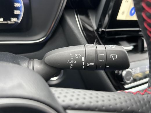 Toyota Corolla Hybrid 140 GR Sport **NAVIGATIE/ STOELVERWARMING/ PARKEERCAMERA** ActivLease financial lease