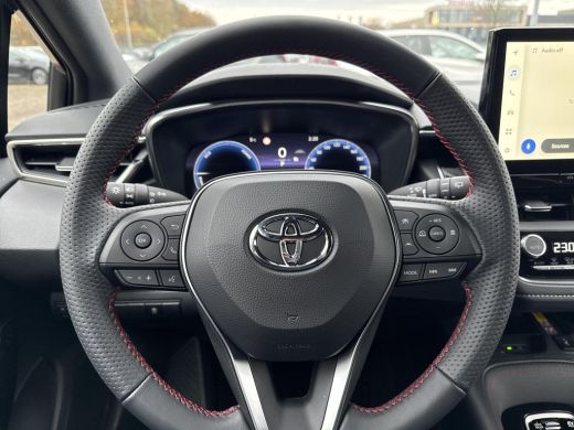 Toyota Corolla Hybrid 140 GR Sport **NAVIGATIE/ STOELVERWARMING/ PARKEERCAMERA** ActivLease financial lease