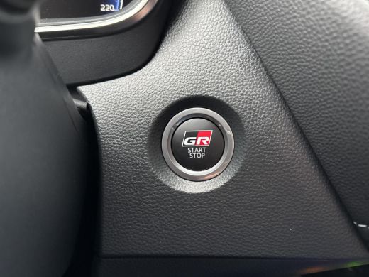 Toyota Corolla Hybrid 140 GR Sport **NAVIGATIE/ STOELVERWARMING/ PARKEERCAMERA** ActivLease financial lease