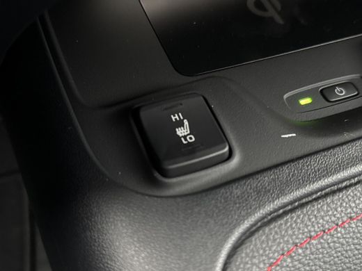 Toyota Corolla Hybrid 140 GR Sport **NAVIGATIE/ STOELVERWARMING/ PARKEERCAMERA** ActivLease financial lease