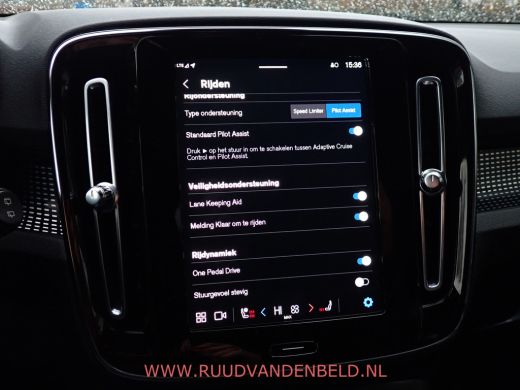 Volvo  XC40 Recharge P8 AWD R-Design SOH 90% KEYLESS/TREKHAAK/CAMERA ActivLease financial lease