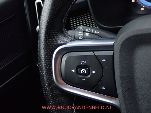Volvo  XC40 Recharge P8 AWD R-Design SOH 90% KEYLESS/TREKHAAK/CAMERA ActivLease financial lease