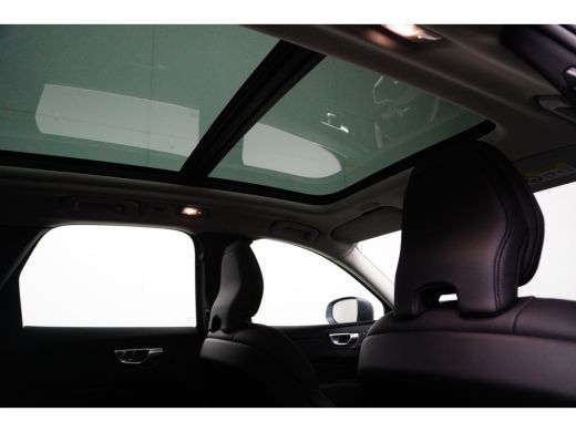Volvo  XC60 Volvo Recharge T6 AWD Ultimate Bright | Lightning Pack | Luchtvering | 21" lichtmetaal | Gelaagd ... ActivLease financial lease