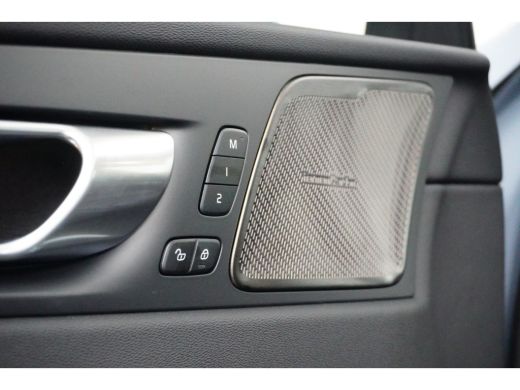 Volvo  XC60 Volvo Recharge T6 AWD Ultimate Bright | Lightning Pack | Luchtvering | 21" lichtmetaal | Gelaagd ... ActivLease financial lease
