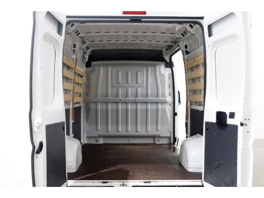 Peugeot Boxer 335 2.2 BlueHDi 140pk L2H2 Premium Airco/Navi 11-2019 ActivLease financial lease