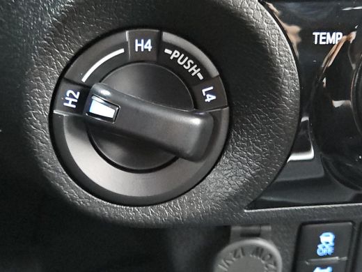 Toyota Hilux 2.4 D-4D Double Cab VAN Professional Premium BPM vrij ActivLease financial lease